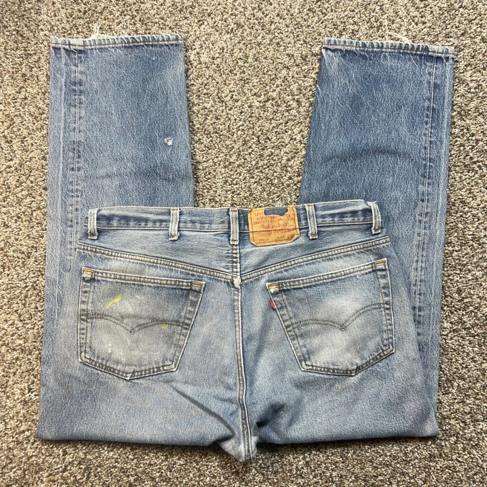 Vintage Levi's 501 Men's 36x28 Jeans USA Made Distressed Button Fly Light Wash - Picture 5 of 13
